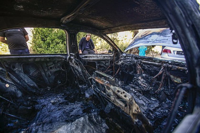 В Шотландии мужчина спас женщину из горящей машины
